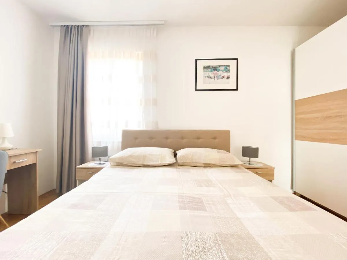Apartment Centener Rovinj 0*,